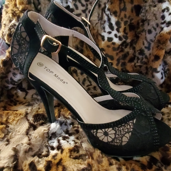 Heels - Picture 2 of 2